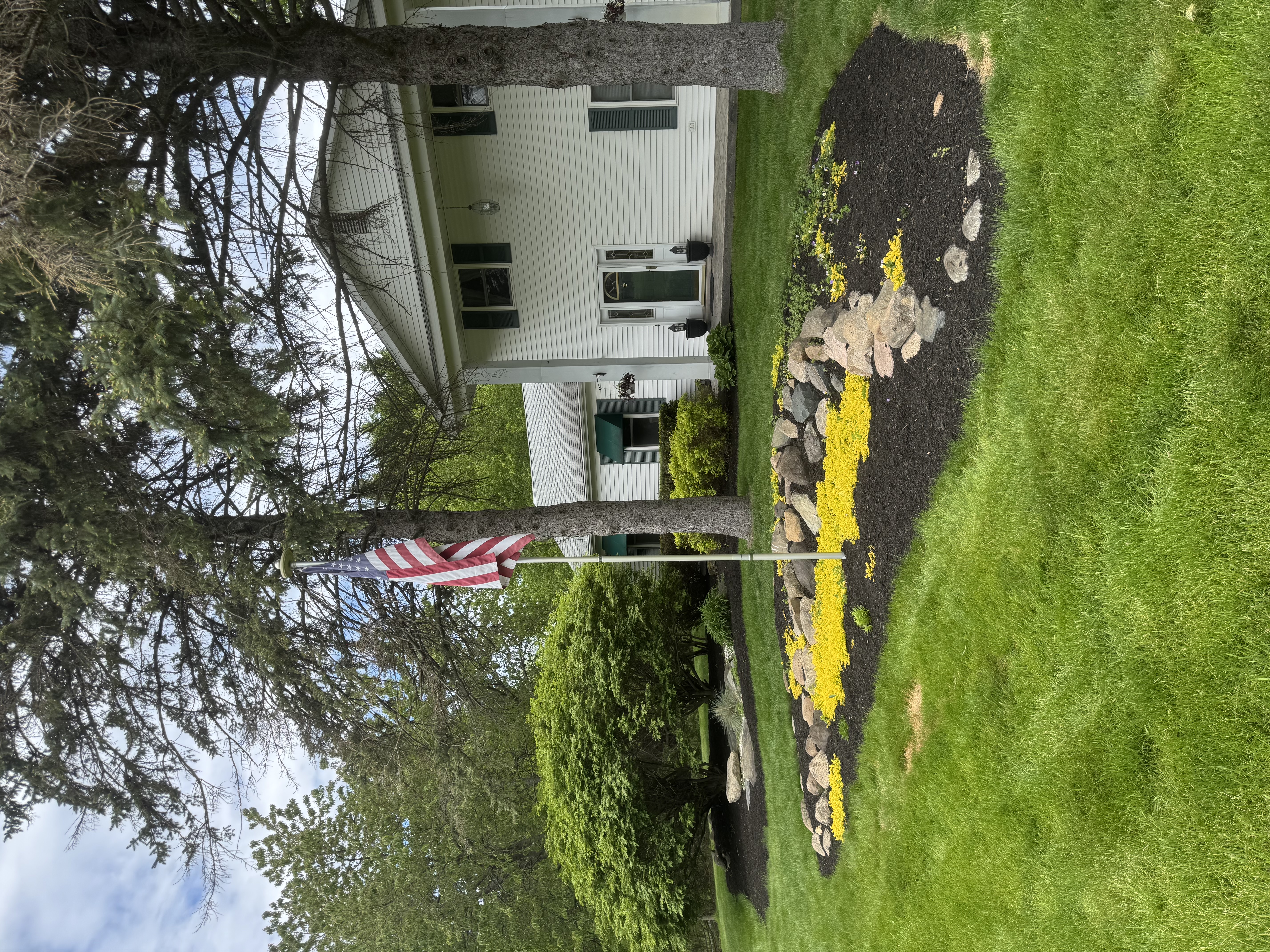 Mulch and landscape bed after TurfBros service